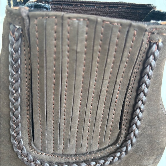 Brown Chelsea Boots with Sculptural Heel and Contrast Stitching - Picture 13 of 16